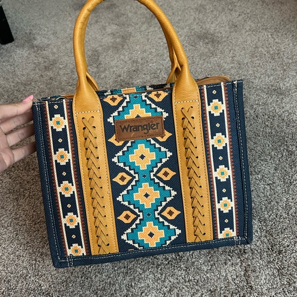 Wrangler Geometric Blue and Tan Tote - Picture 2 of 5